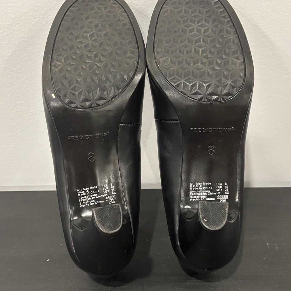 Naturalizer Black Heels with Bow Accent - Picture 5 of 5